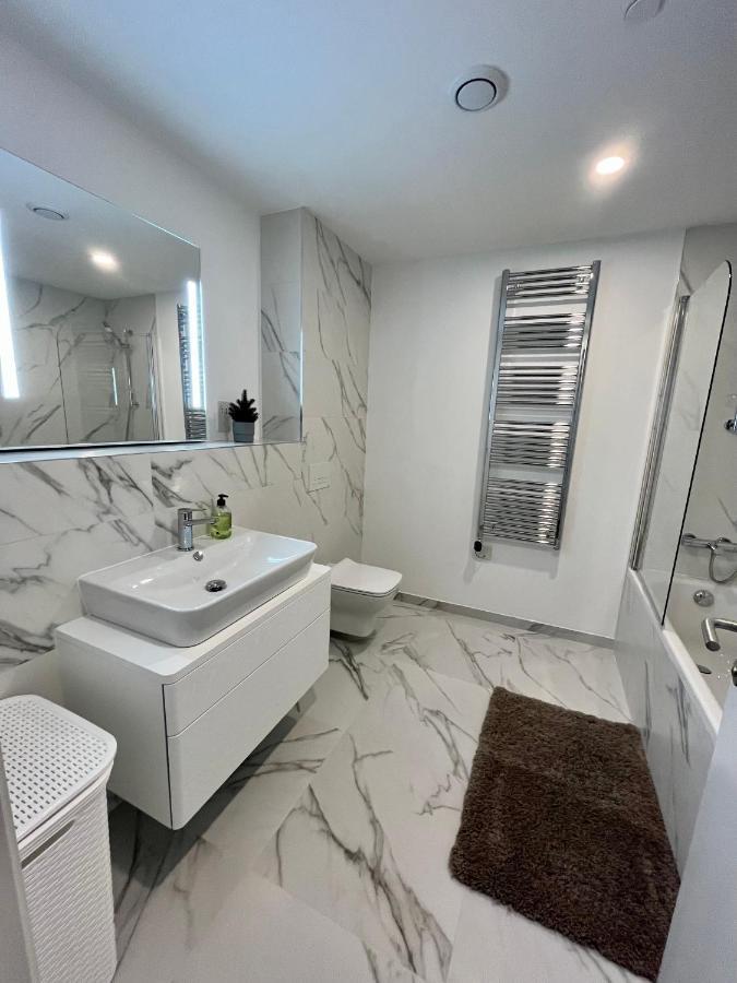 Modern Apartment With Spa And Pool Γιβραλτάρ Εξωτερικό φωτογραφία
